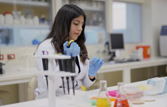 Discuten acciones para fortalecer la participación de las mujeres en la ciencia y la tecnología