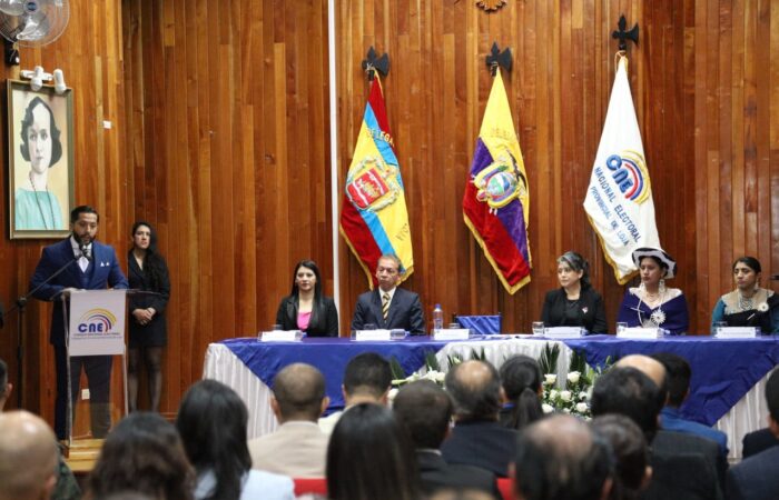 Se inauguró la jornada electoral en Loja