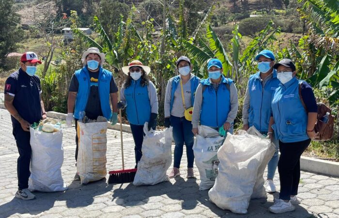 MIES Calvas ejecuta minga de adecentamiento en servicios