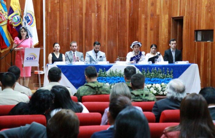 En Loja se inauguró la jornada electoral de segunda vuelta