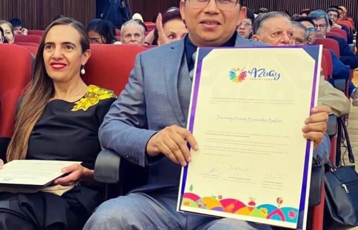 Escritor manabita gana Bienal de Narrativa Eliécer Cárdenas