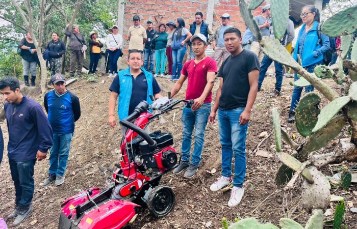 80 productores de Loja se capacitan en el manejo de motocultores
