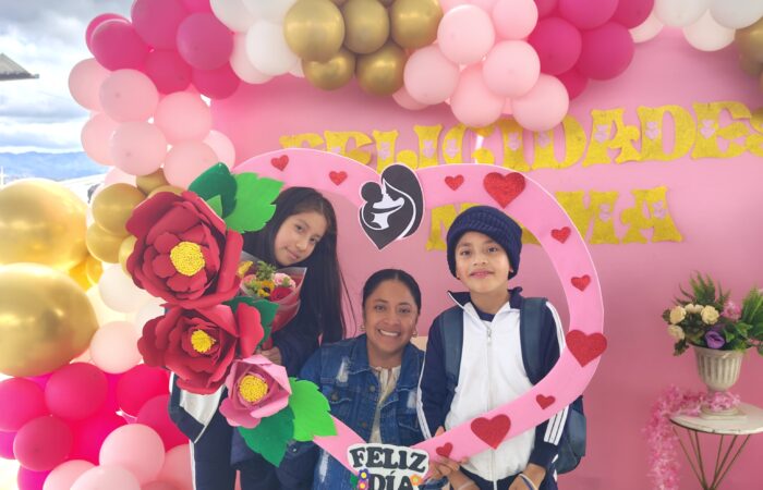 Gladys Margarita Cango: Entre Cámaras y Abrazos, la Vida de una Madre que Inspira