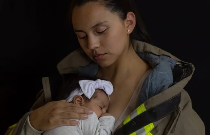 Entre el fuego y el amor: la inspiradora historia de Gabriela Riofrío, madre y bombera en Loja