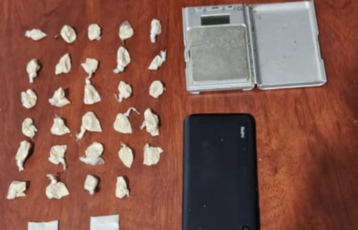 Aprehendido en posesión de sustancias catalogada sujetas a fiscalización en Loja
