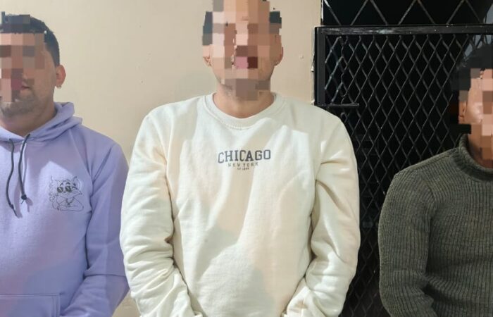 Tres ciudadanos aprehendidos por amenazar a personal militar en Celica provincia de Loja