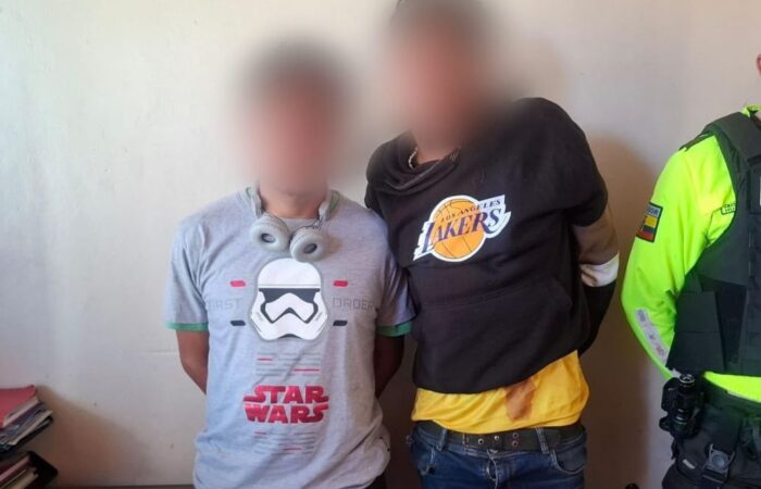 Policía Nacional aprehende a ciudadanos por robo y receptación de terminales móviles en El Cisne