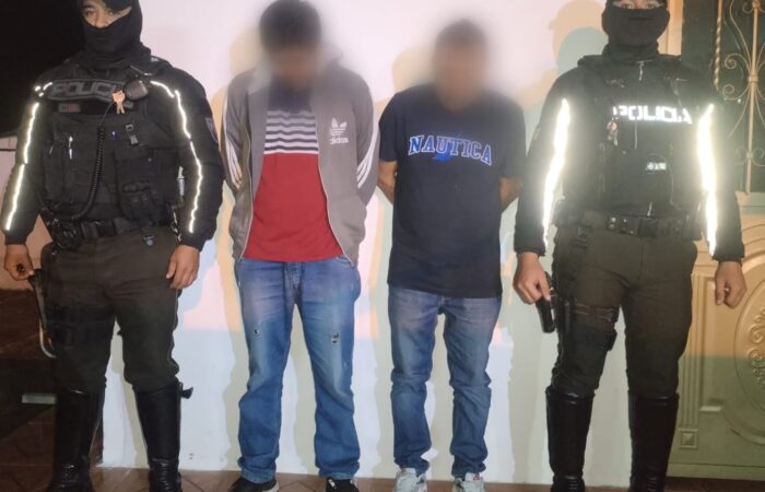 Policía Nacional aprehende a dos ciudadanos en poder de un arma de fuego en Loja