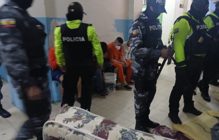 Operativo en Centro de Privación de Libertad de Loja