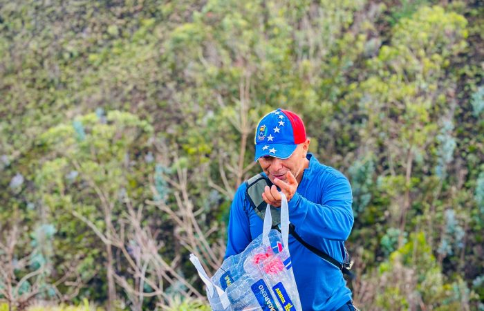 Acampada con propósito en la Laguna Aramara reúne a amantes de la naturaleza en Loja