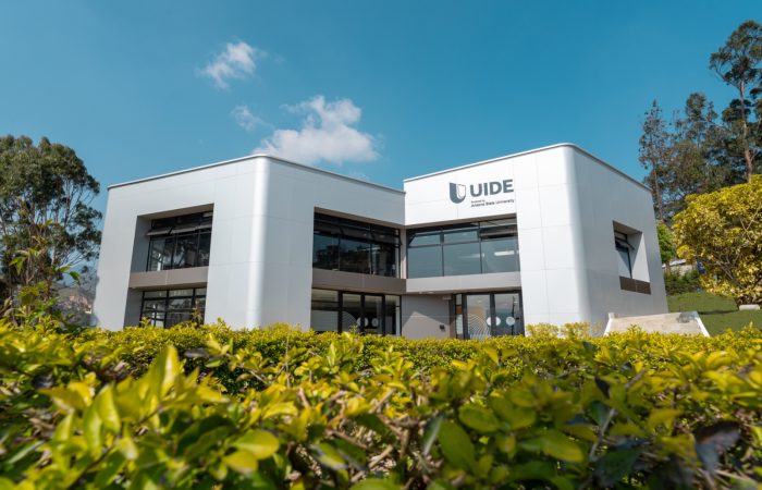 LOXA 3 reúne arte, textura e historia en una muestra colectiva en la Casa de la Cultura de Loja