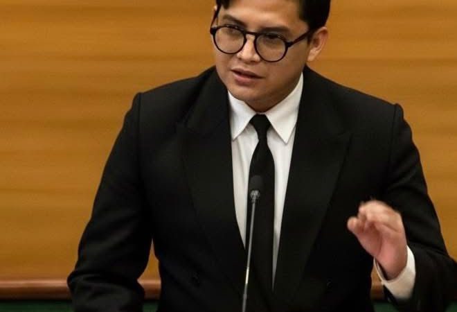 ¿Estamos confundiendo política con espectáculo?