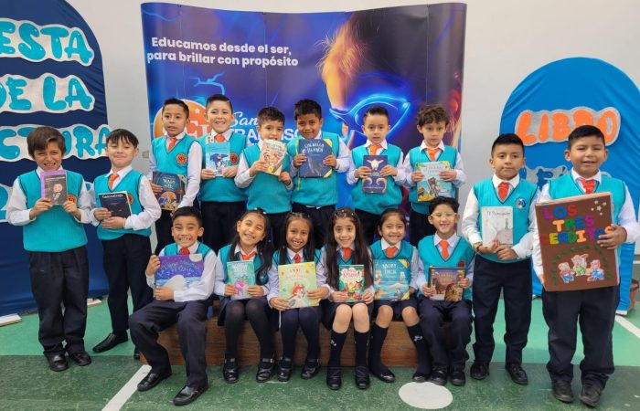 Café Literario: un encuentro con la lectura y la cultura en la Escuela Javeriana de Loja